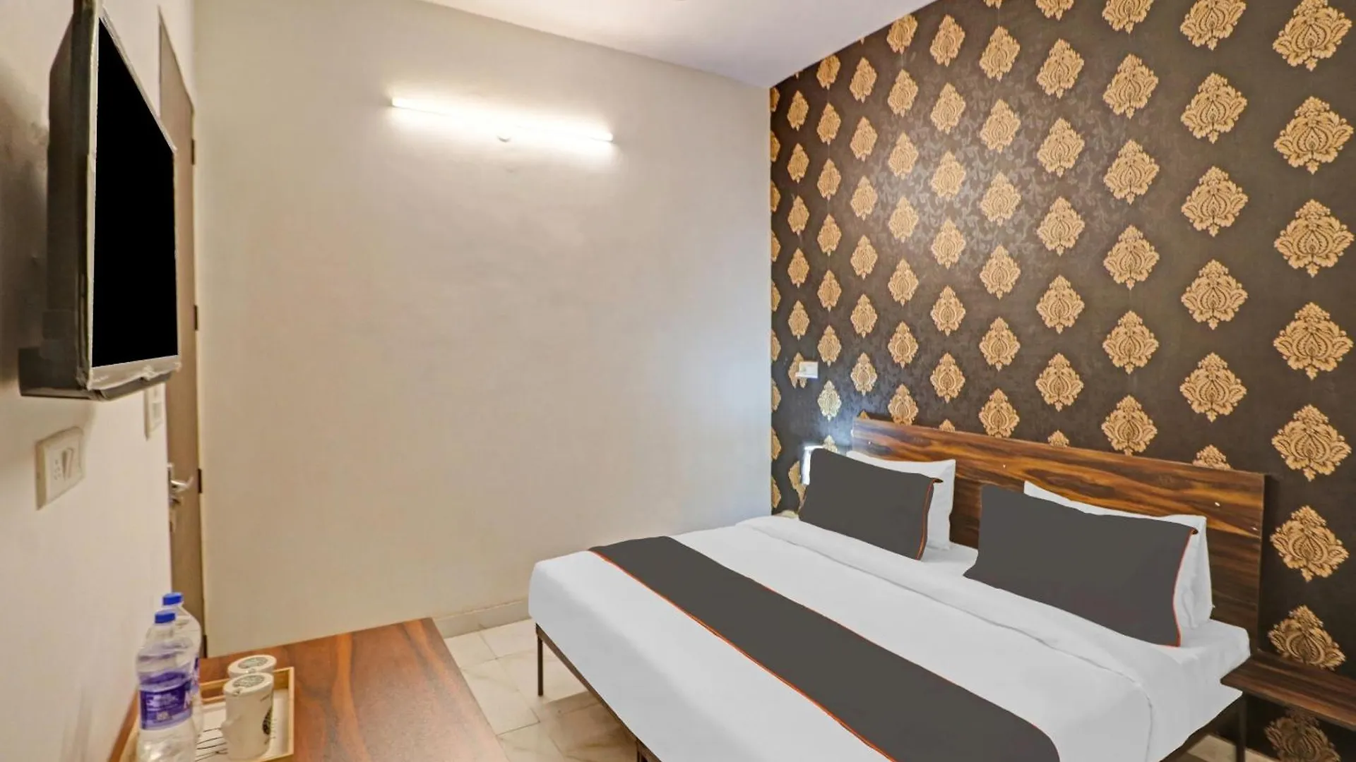 Hotel O Town Plaza Delhi  4*, Delhi (National Capital Territory of India)